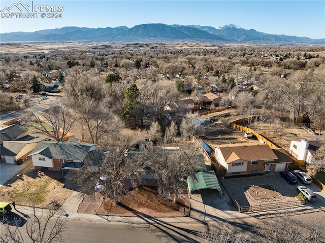 drone / aerial view featuring a mountain view