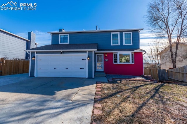 view of front property featuring a garage