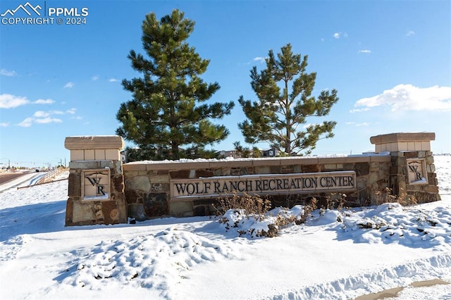 view of community / neighborhood sign