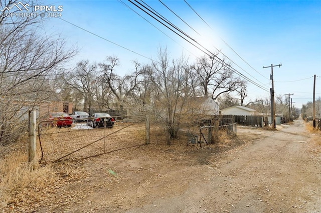 928 Alexander Rd, Colorado Springs, CO 80909 - view of street