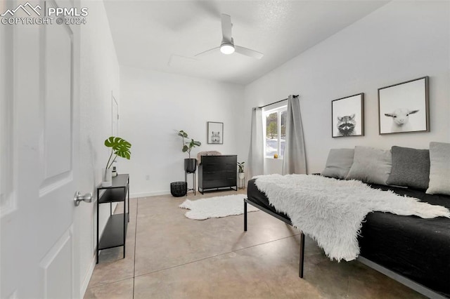 bedroom with ceiling fan