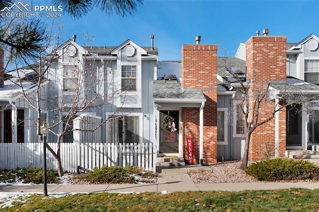 view of front of property