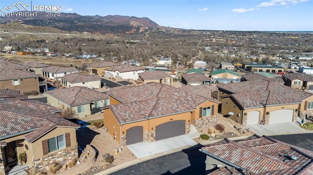 bird's eye view featuring a mountain view