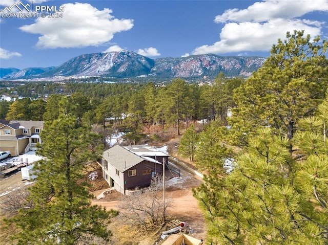 drone / aerial view featuring a mountain view