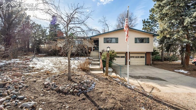 view of front of house featuring a garage