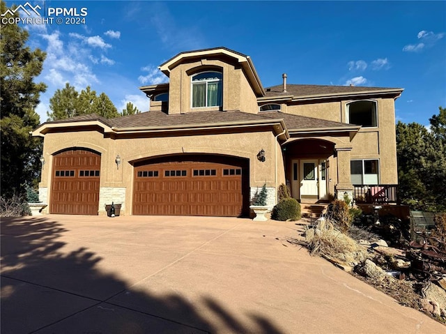 view of front facade featuring a garage