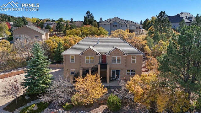 view of front of property featuring a patio