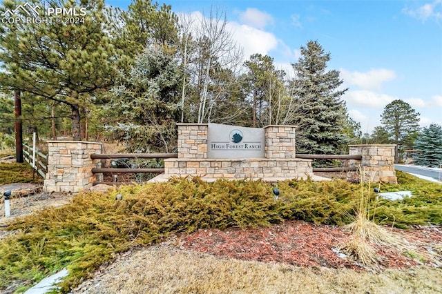 view of community / neighborhood sign