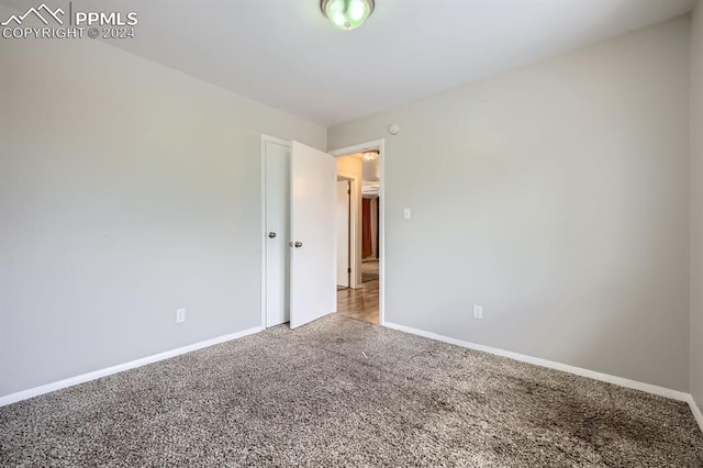 spare room with carpet flooring