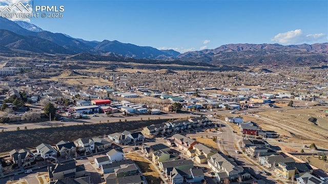 bird's eye view featuring a mountain view