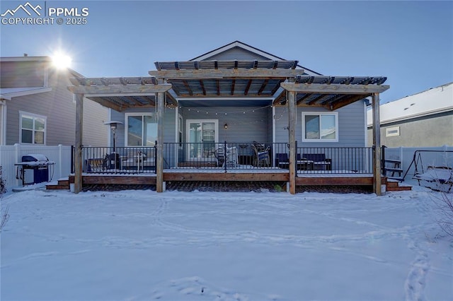 view of front of home featuring a pergola