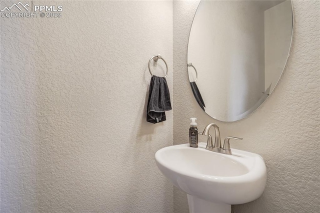 bathroom with sink