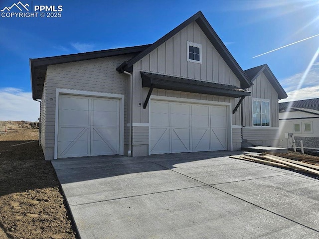 view of front of house with a garage