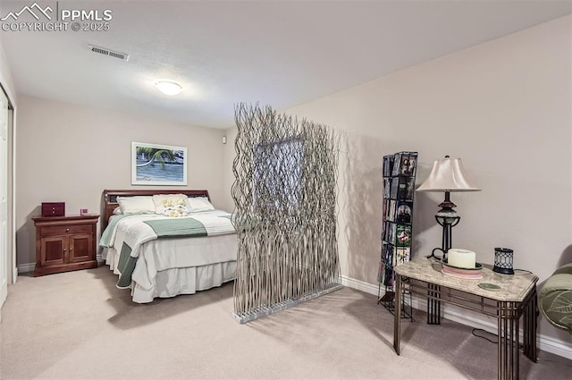 bedroom featuring carpet floors