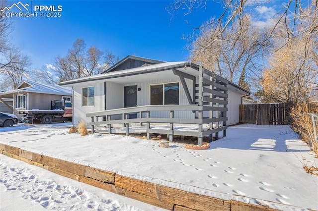 view of front of property with covered porch