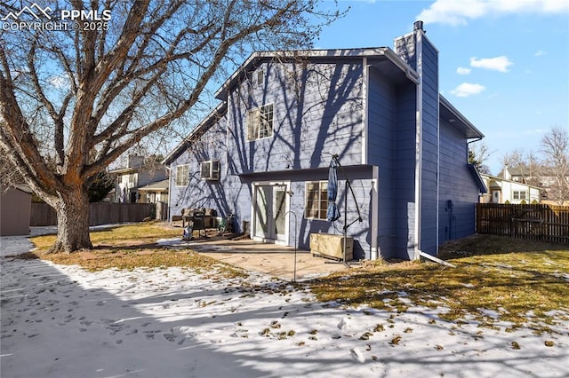 view of front of home featuring a patio