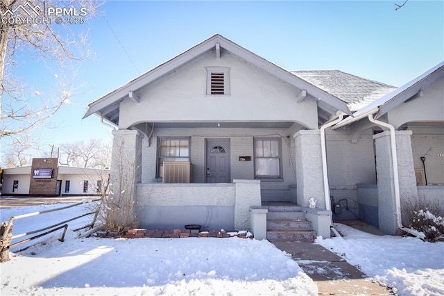 view of front of house featuring covered porch