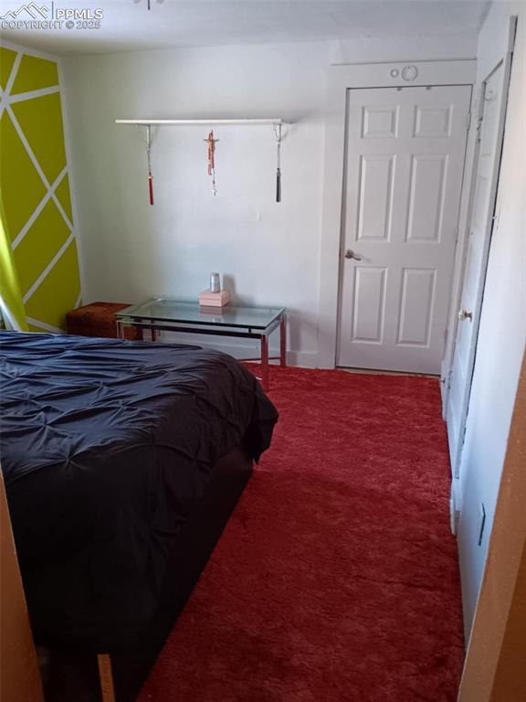 bedroom with carpet