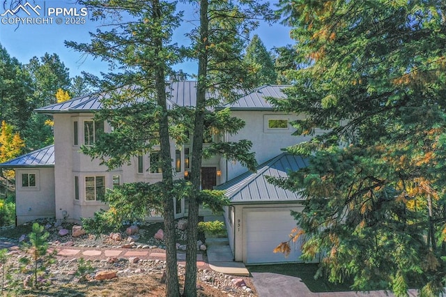 view of front of house with a garage