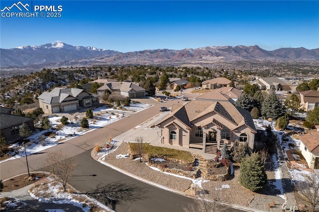 bird's eye view featuring a mountain view