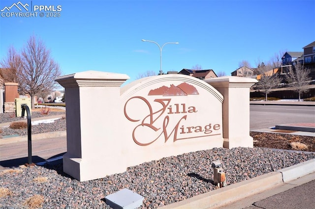 view of community / neighborhood sign