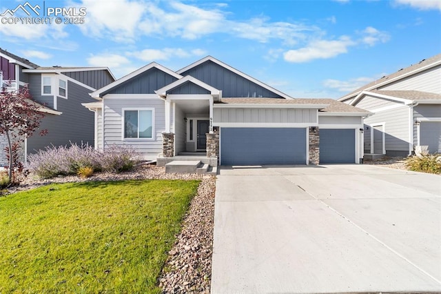 craftsman-style house with a garage and a front lawn