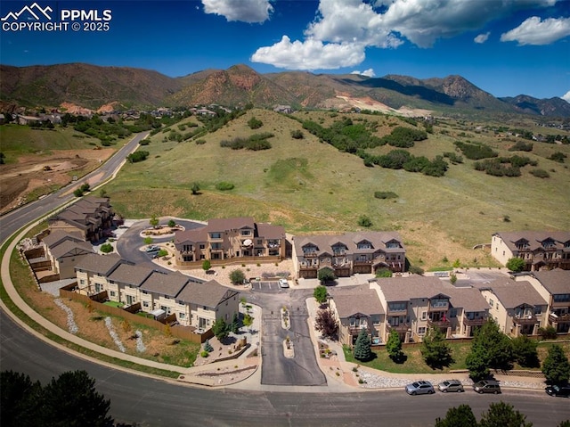 bird's eye view featuring a mountain view