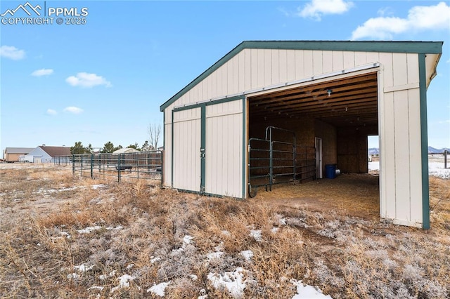 view of outbuilding