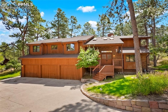 view of front of home featuring a garage