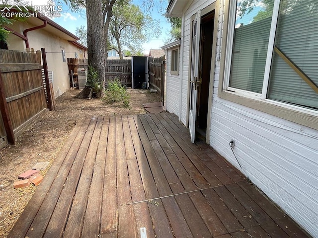 deck featuring fence