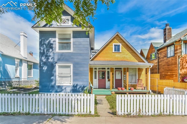 view of front of house featuring covered porch