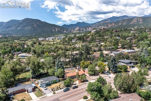 bird's eye view featuring a mountain view