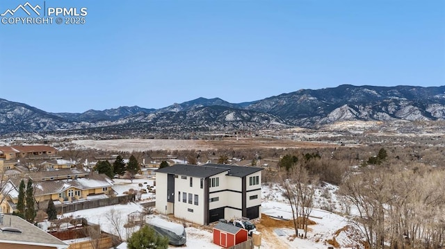 view of mountain feature with a residential view