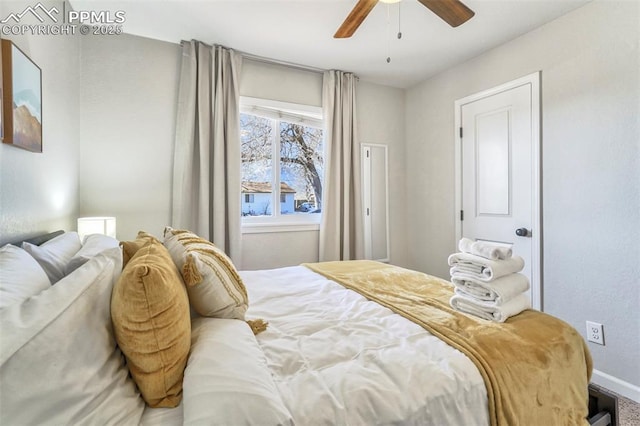 bedroom with ceiling fan