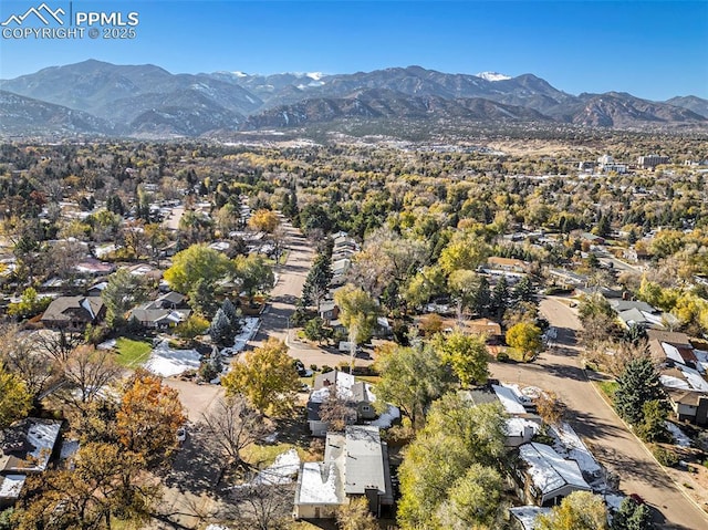 bird's eye view featuring a mountain view