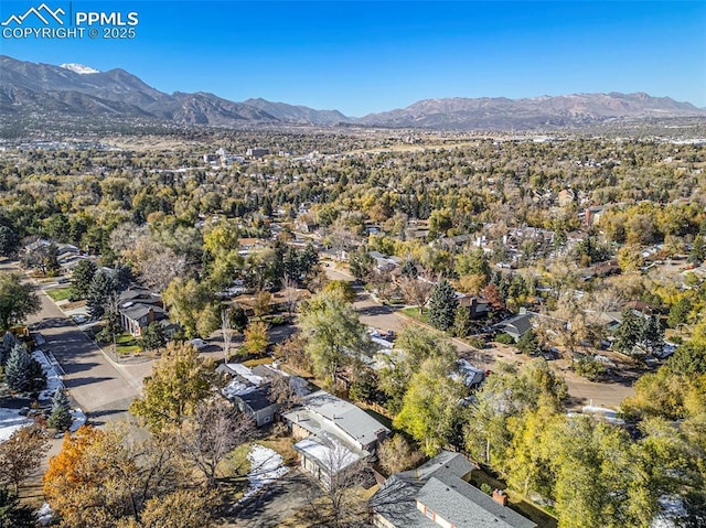 bird's eye view with a mountain view