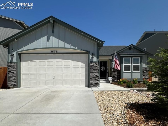 view of front facade with a garage