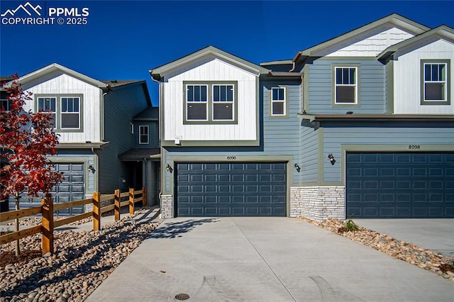 view of front of property featuring a garage