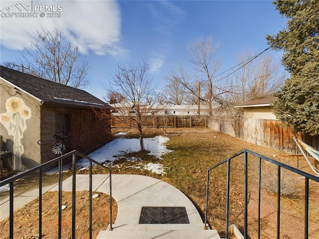 view of yard featuring a patio area