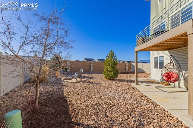 view of yard featuring a patio