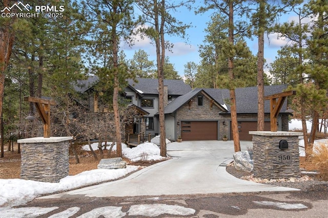 view of front facade with a garage