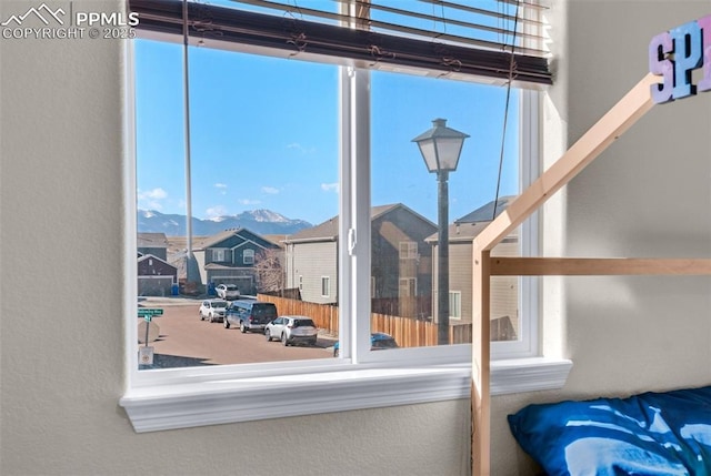 room details featuring a mountain view