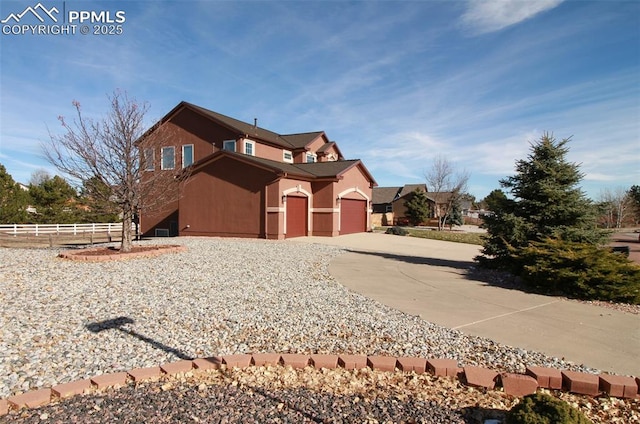 view of front facade featuring a garage