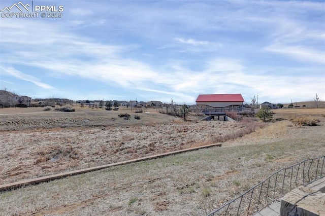 view of yard featuring a rural view