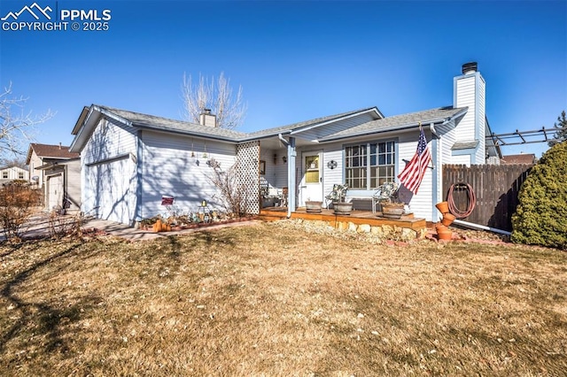 view of front of home featuring a front yard