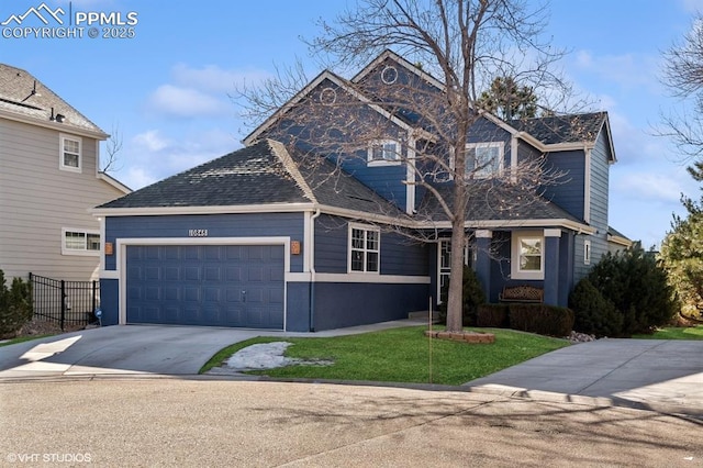 view of front of property featuring a front yard