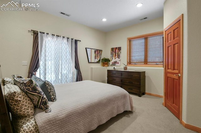 bedroom featuring carpet, visible vents, baseboards, and recessed lighting