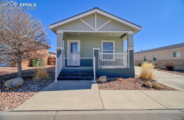 view of front of property with covered porch