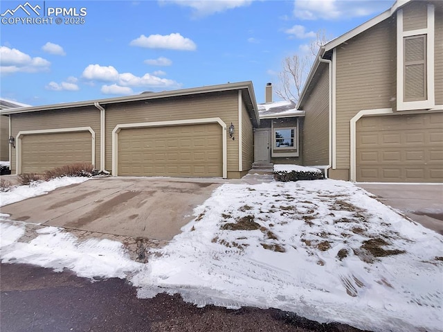 view of front facade with a garage