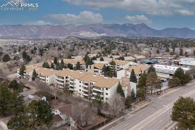 bird's eye view featuring a mountain view